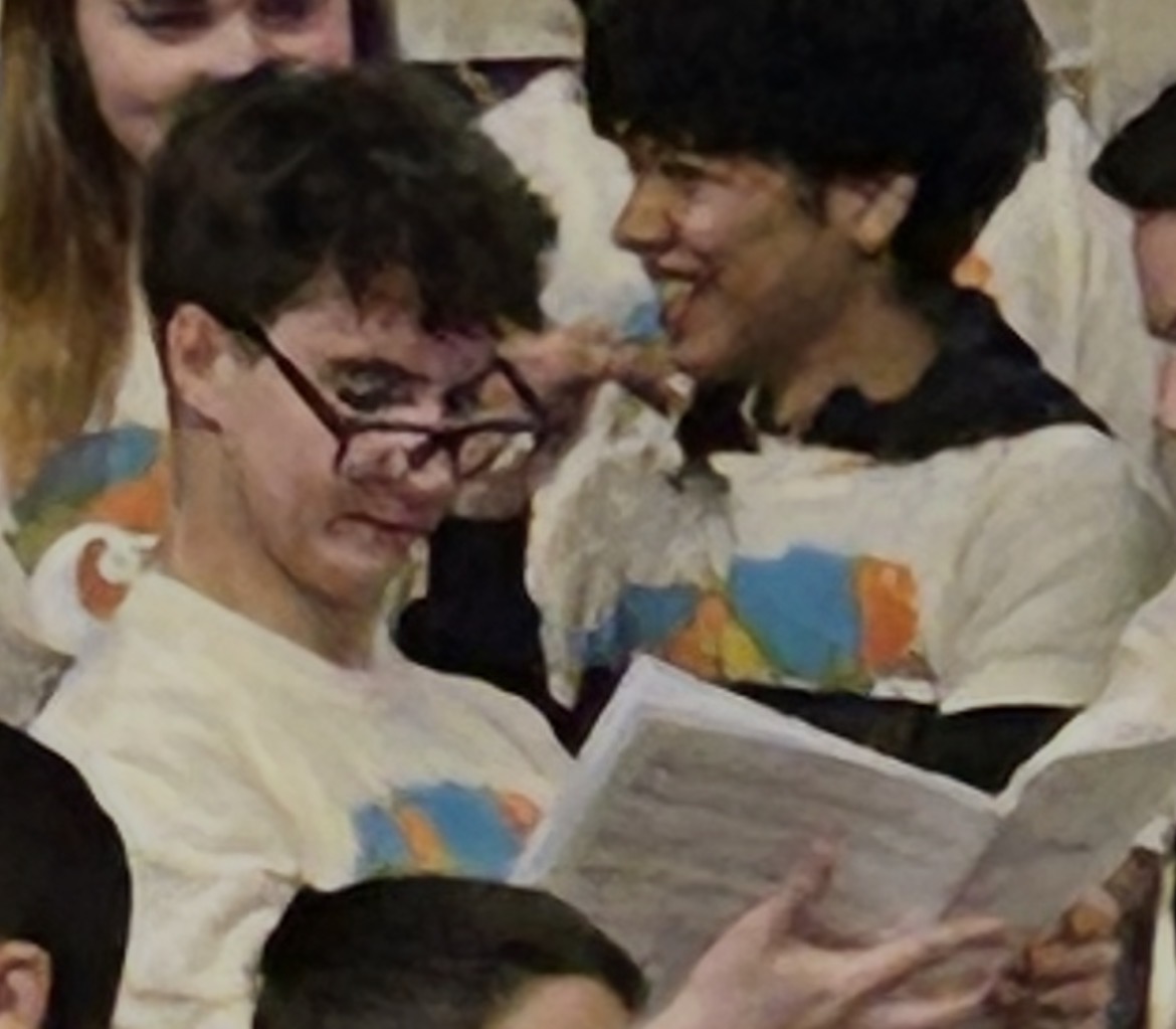 BASSES ANALYZING THEIR MUSIC - TO SING THE SAME NOTE FOR THREE BARS