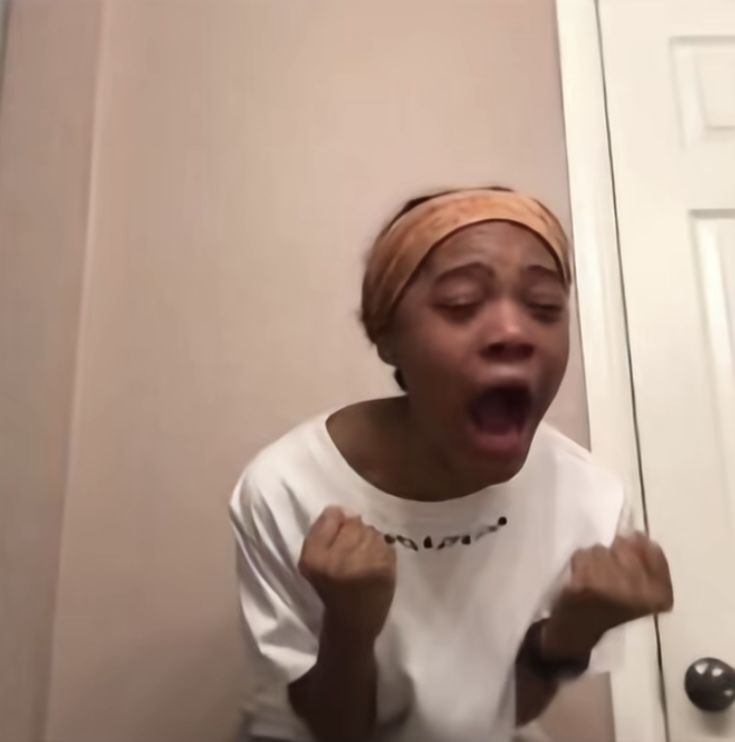 CREON STRESSING BECAUSE ANTIGONE - BURRIED POLYNECIES REGARDLESS
