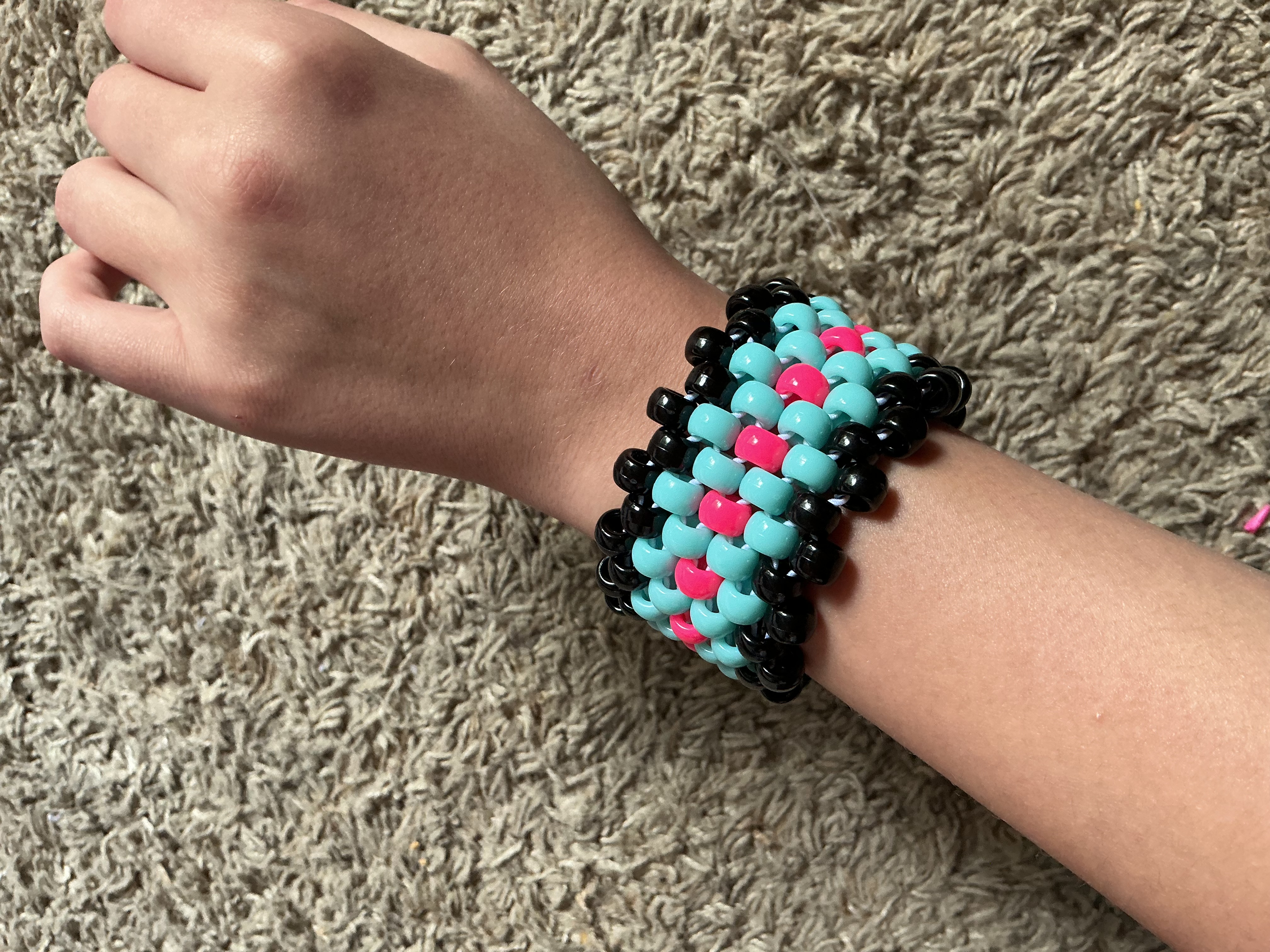 MIKU KANDI
^^
- —